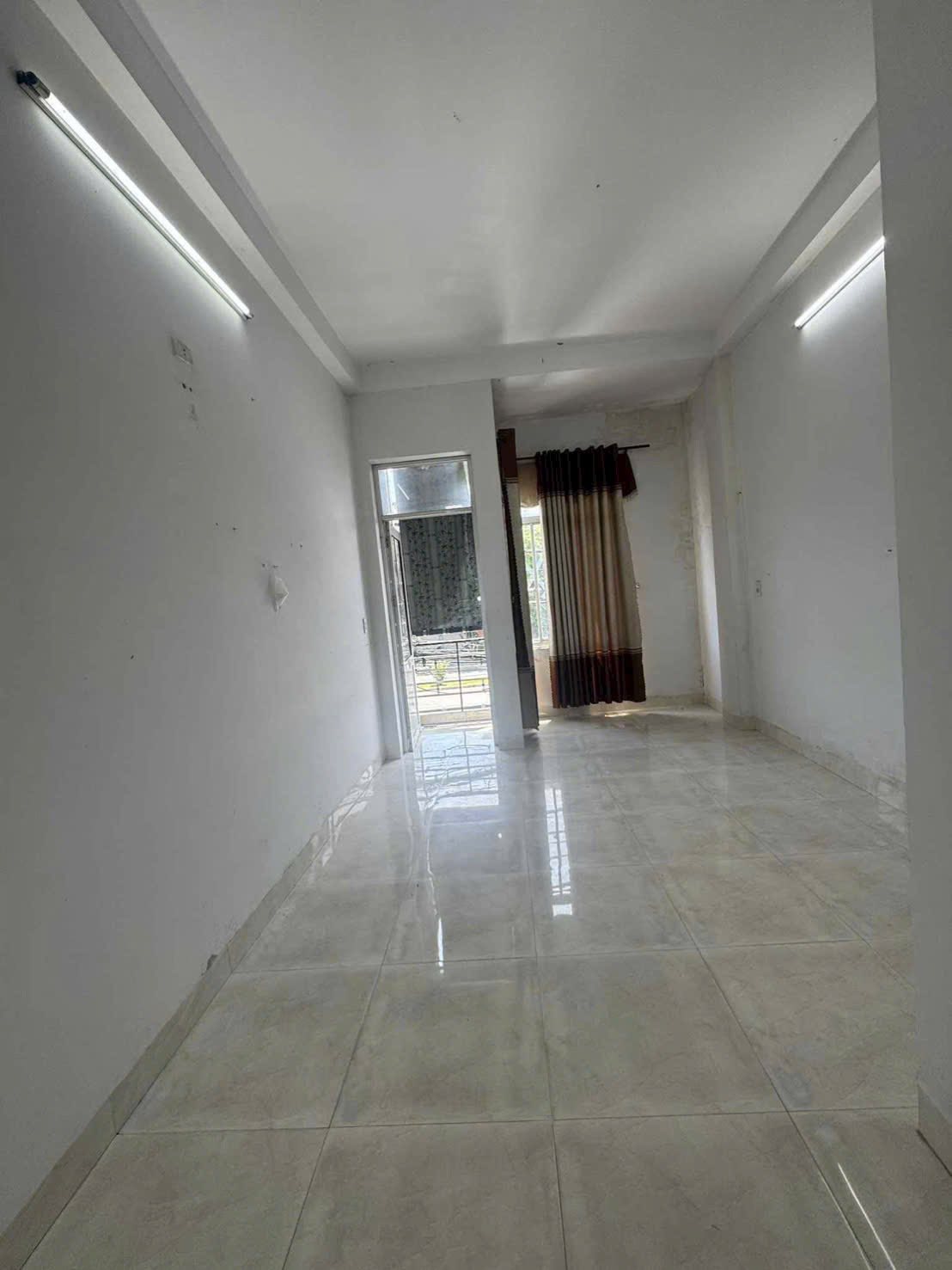 ☘Cho thuê nhà 2 tầng mặt tiền TRƯỜNG CHINH 3