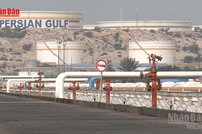 Giá dầu, vàng biến động mạnh vì thông điệp bất nhất từ Mỹ - Iran - Báo Nhân Dân