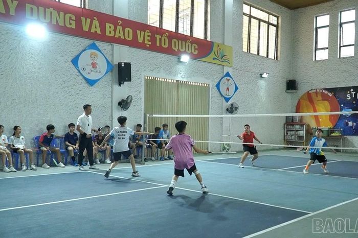 Lan tỏa phong trào bóng bàn, cầu lông trong học đường - Báo Lào Cai