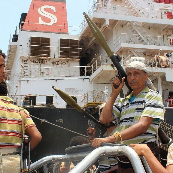 Khủng hoảng Biển Đỏ: Houthi phong tỏa, giá dầu đối mặt nguy cơ tăng mạnh