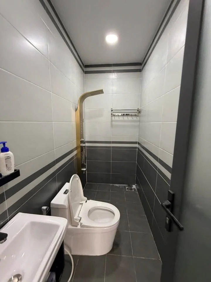 Bán nhà 6x10m, 4 Lầu, hẻm xe hơi 151 Liên Khu 4-5, Q. Bình Tân.