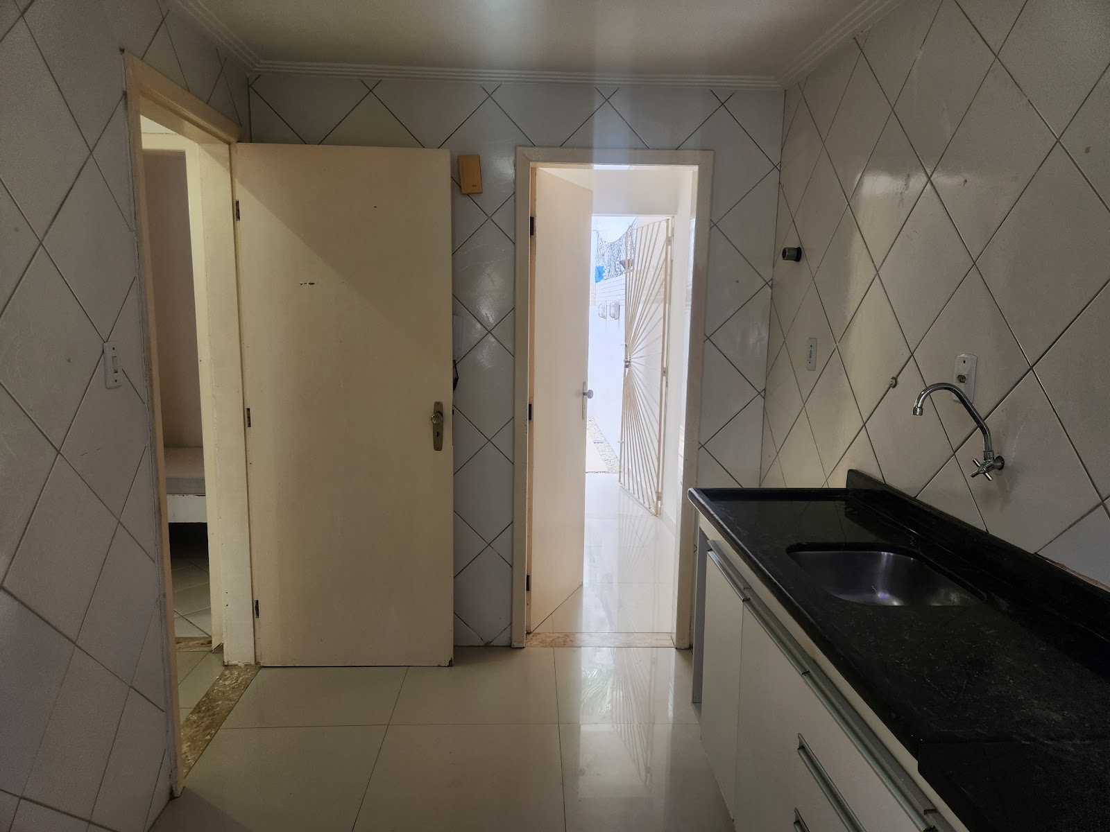 Casa em condomínio, Itapuã