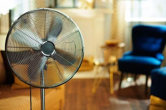 Quạt quay liên tục có khiến hóa đơn tiền điện tăng vọt? - Báo Tri thức &amp; Cuộc sống
