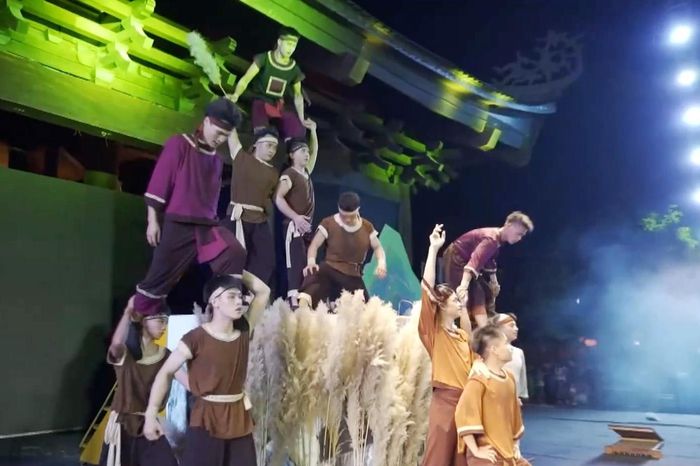 Níu chân du khách bằng show diễn thực cảnh giữa lòng di sản - Đài Phát thanh và truyền hình Hà Nội