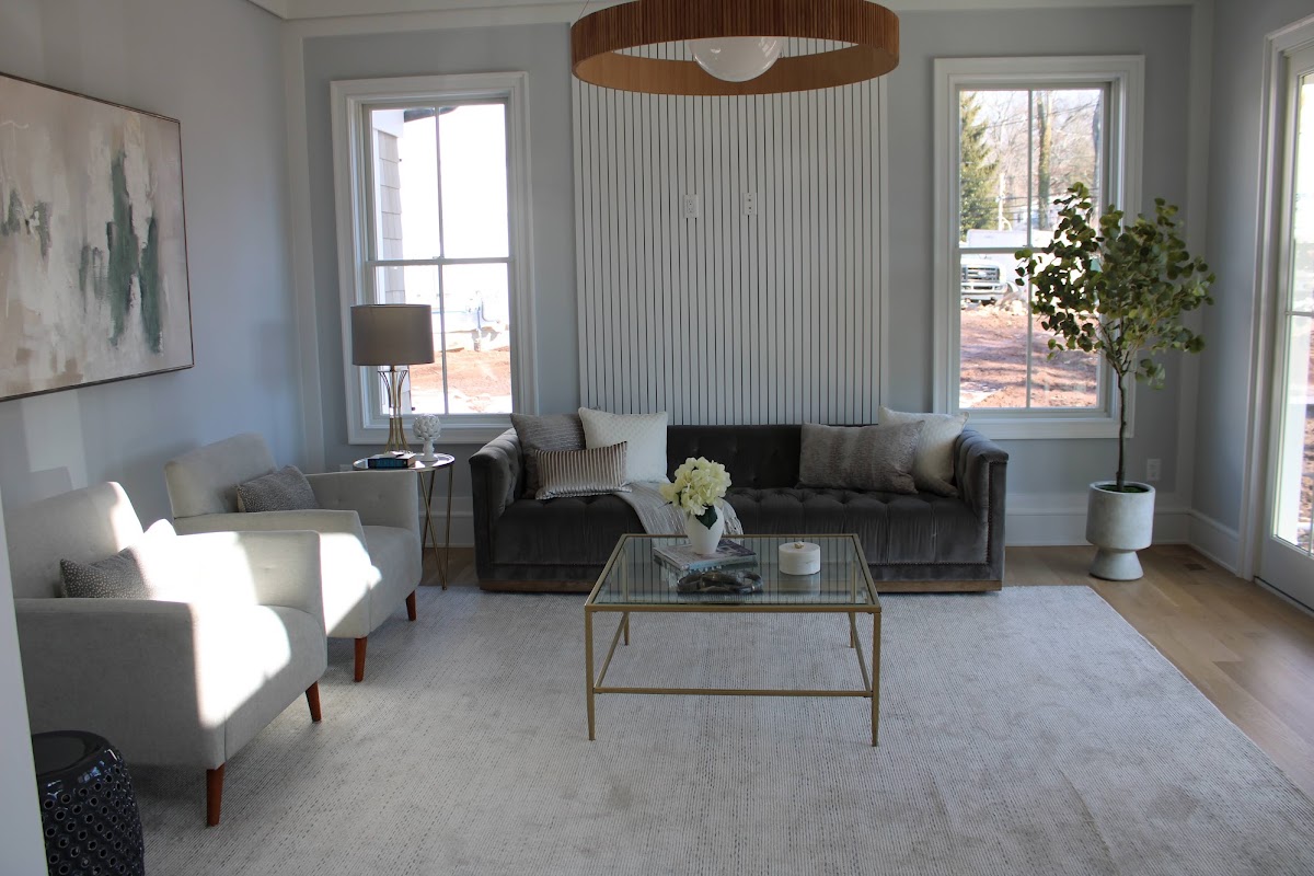 Living/Family Rooms image