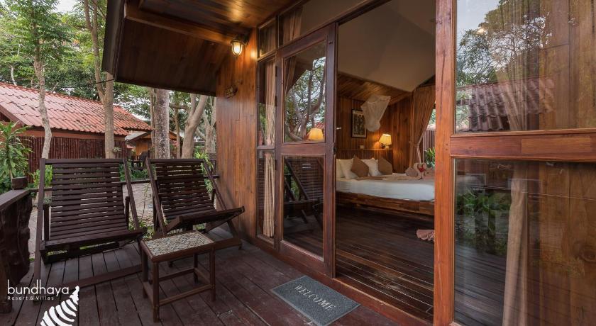 Garden Deluxe Bungalow Thumbnail 5