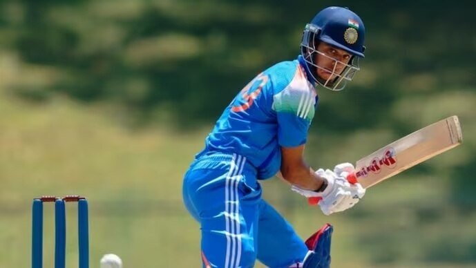 Anvay Dravid Smashes 151 as Karnataka Clinches Knockout Spot
