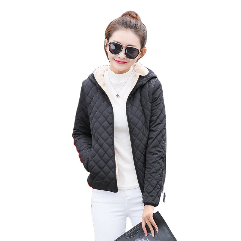 Short women's puffer jacket with lamb fleece lining