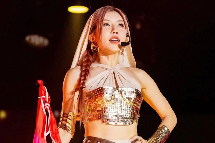Trang Pháp vừa 'chào sân' show âm nhạc Trung Quốc đã gây tranh cãi - Tạp chí SaoStar