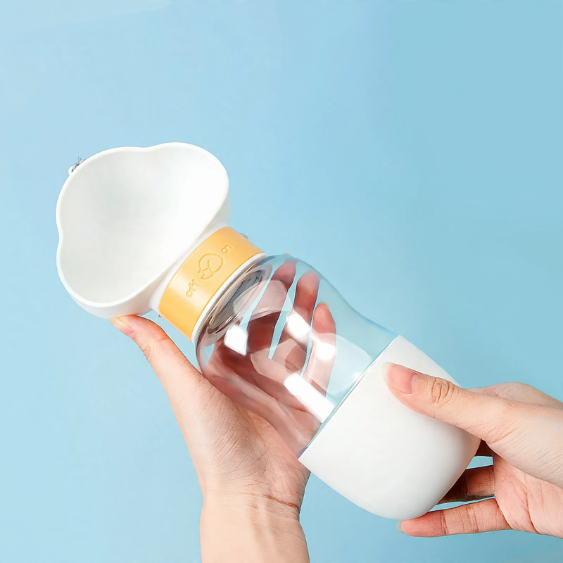 Portable water and food bowl combination for dogs and cats