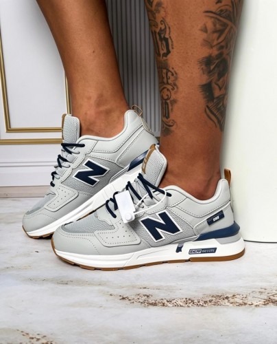 New Balance 999