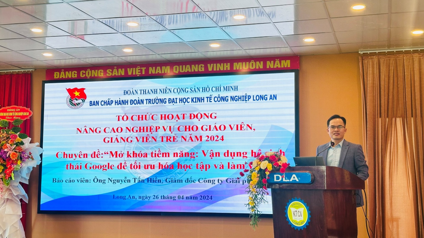 Báo cáo viên: ông Nguyễn Tấn Hiền – Giám đốc Công ty Giải pháp số EMS