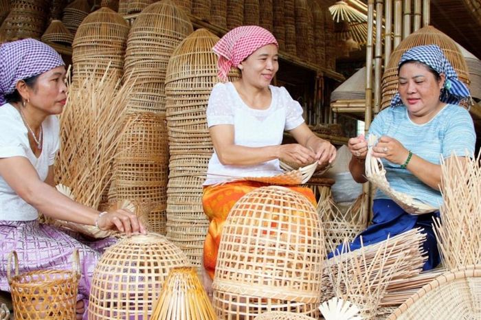 Giữ hồn làng nghề bằng tre Việt: HTX Thủy Tuyết mở lối đi mới cho đan đát truyền thống - Tạp chí Vnbusiness