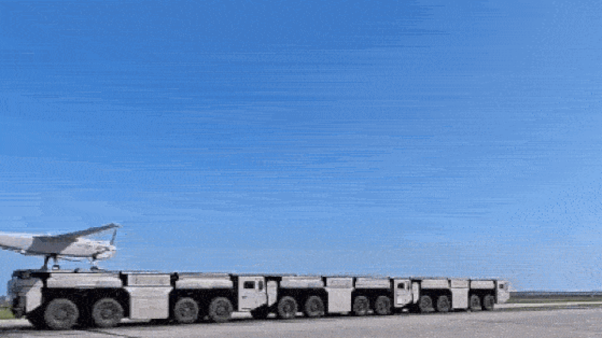 Trung Quốc lần đầu công bố video thử bệ phóng UAV điện từ trên xe tải - Báo VietnamNet