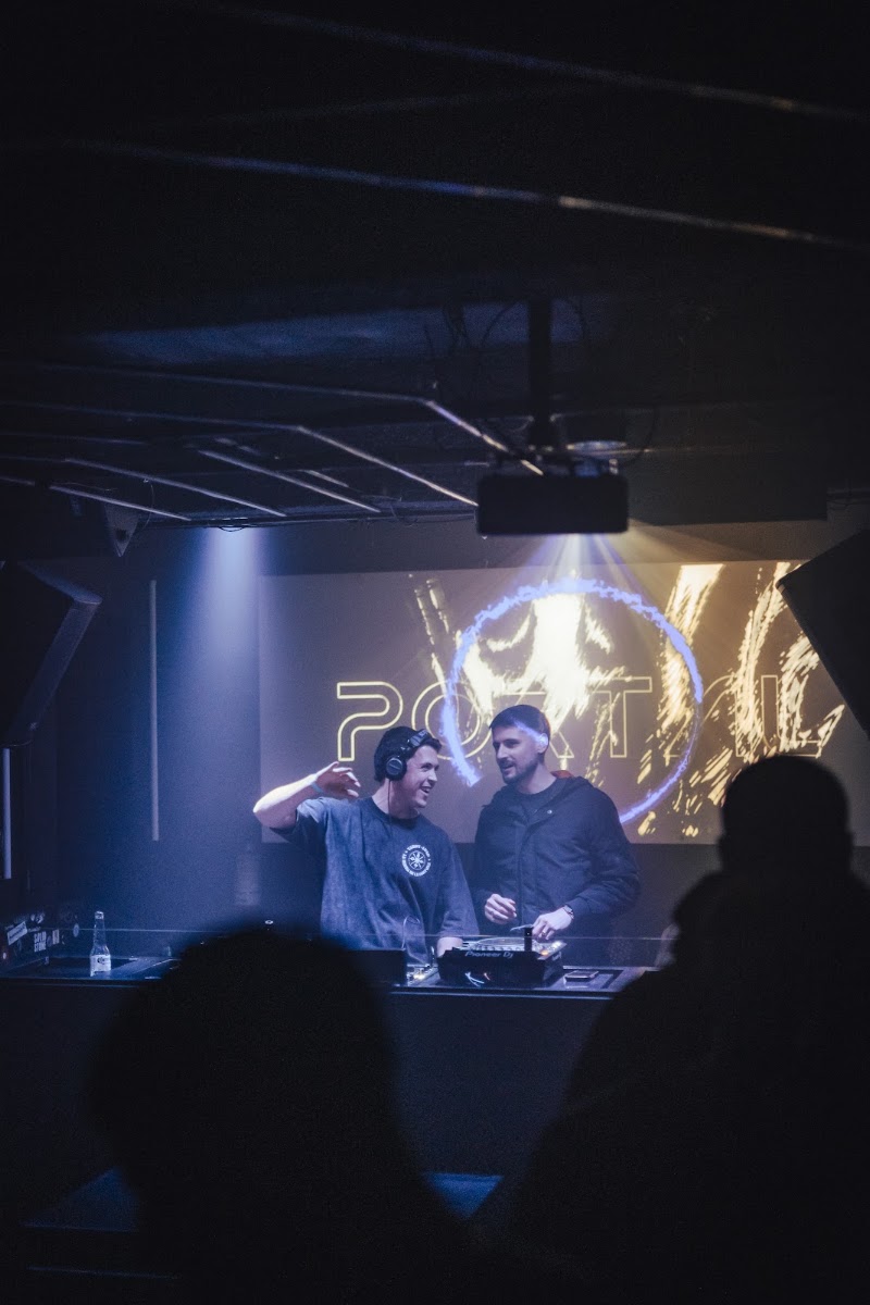 PORTAL 002 en Emile Club — foto 17