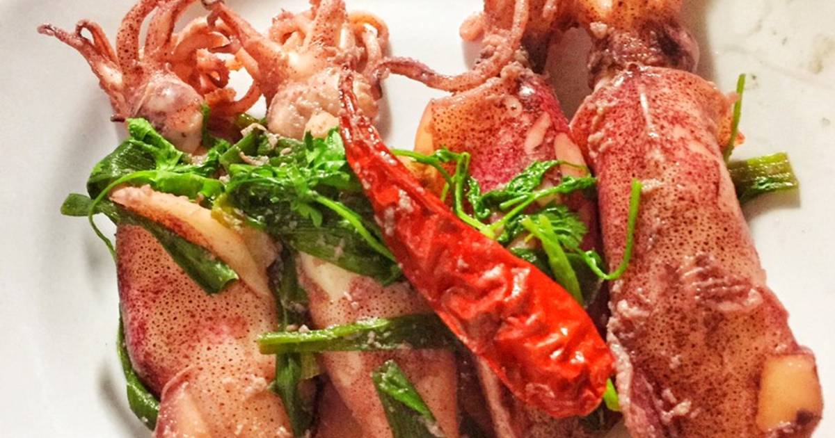Mực trứng hấp hành