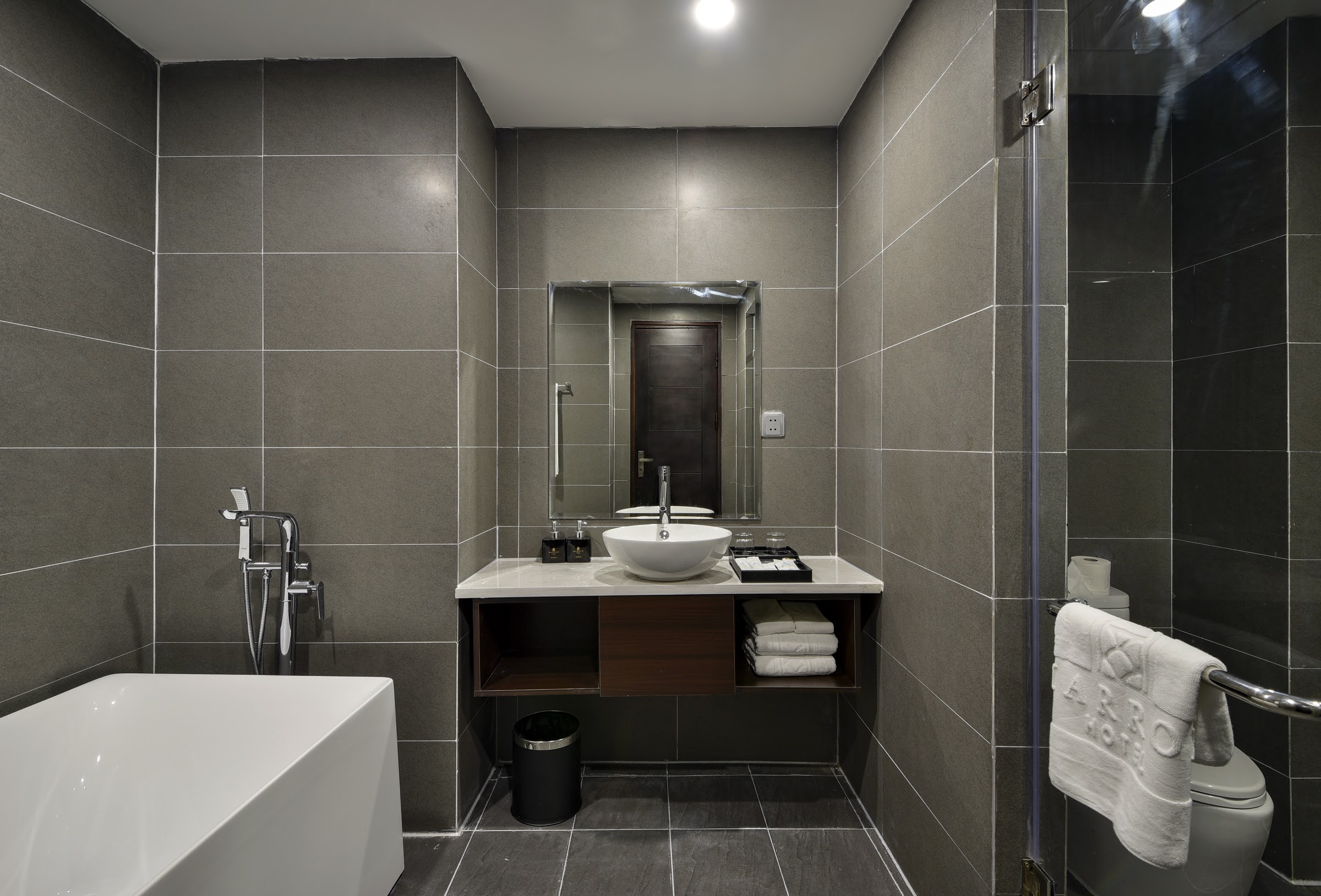 Suite - ảnh 1