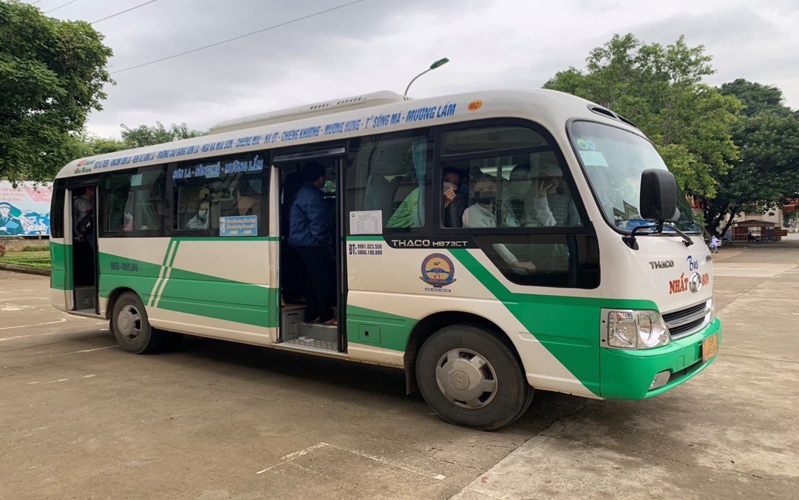 Lưu học sinh Lào Trường Đại học Tây Bắc thực hiện tiêm vắc xin phòng COVID-19