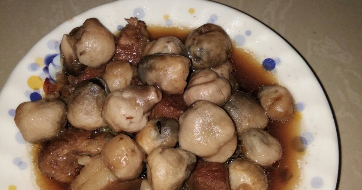 Heo kho nấm rơm
