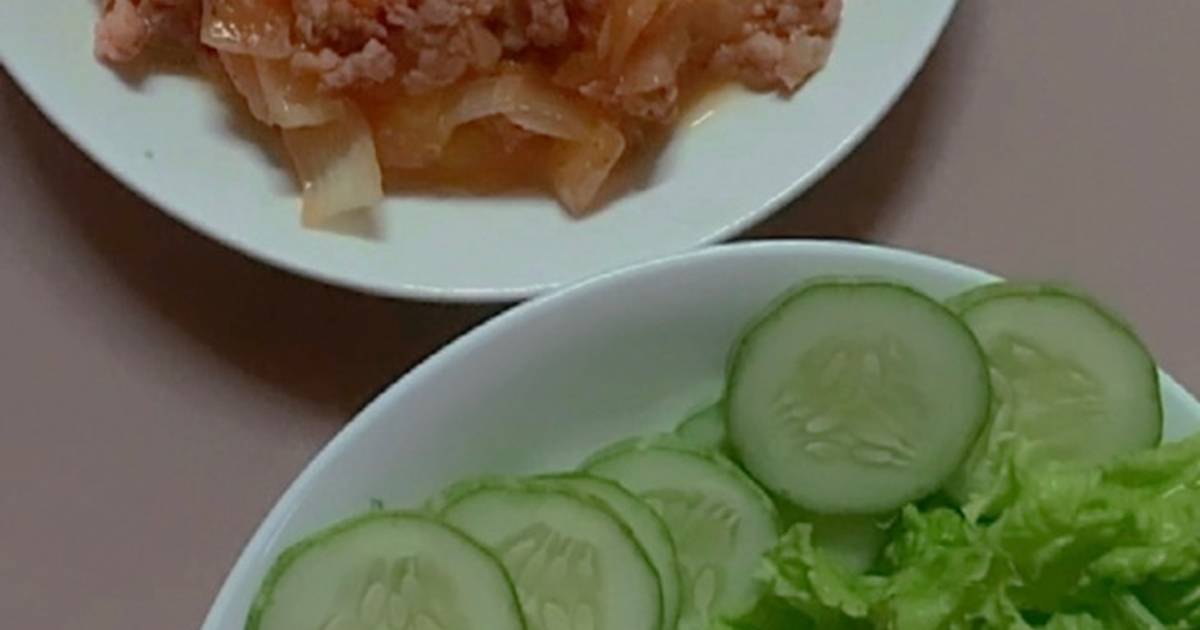 #Bữa trưa [EATCLEAN]-thịt băm sốt cà+bánh mì nguyên cám