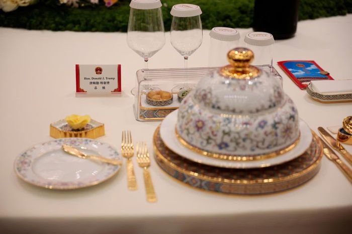 Bộ bát đĩa Trung Quốc dùng trong quốc yến thết đãi ông Trump - Tạp chí Tri thức