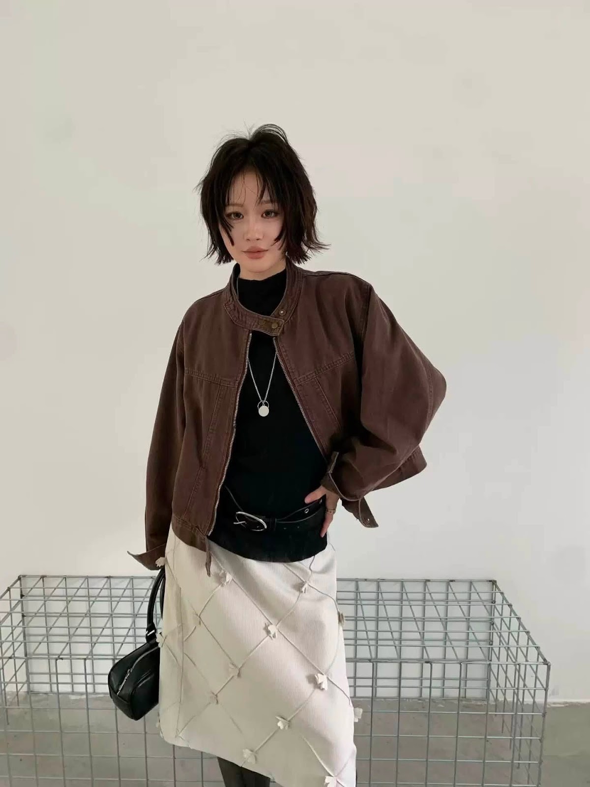 Áo khoác jean cổ trụ túi xéo trơn XONXEN SHOP 88282 – Image 3