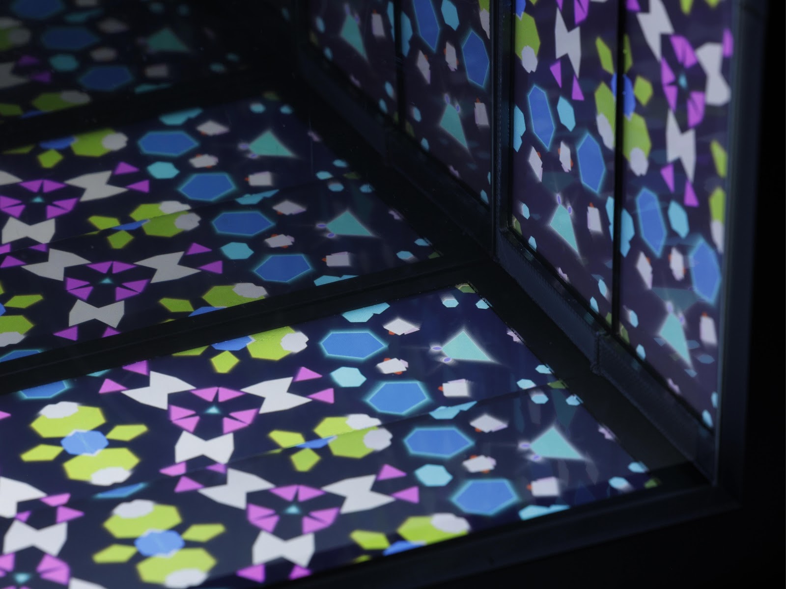 液晶ディスプレイを用いたインフィニティミラーの開発-thumb-2