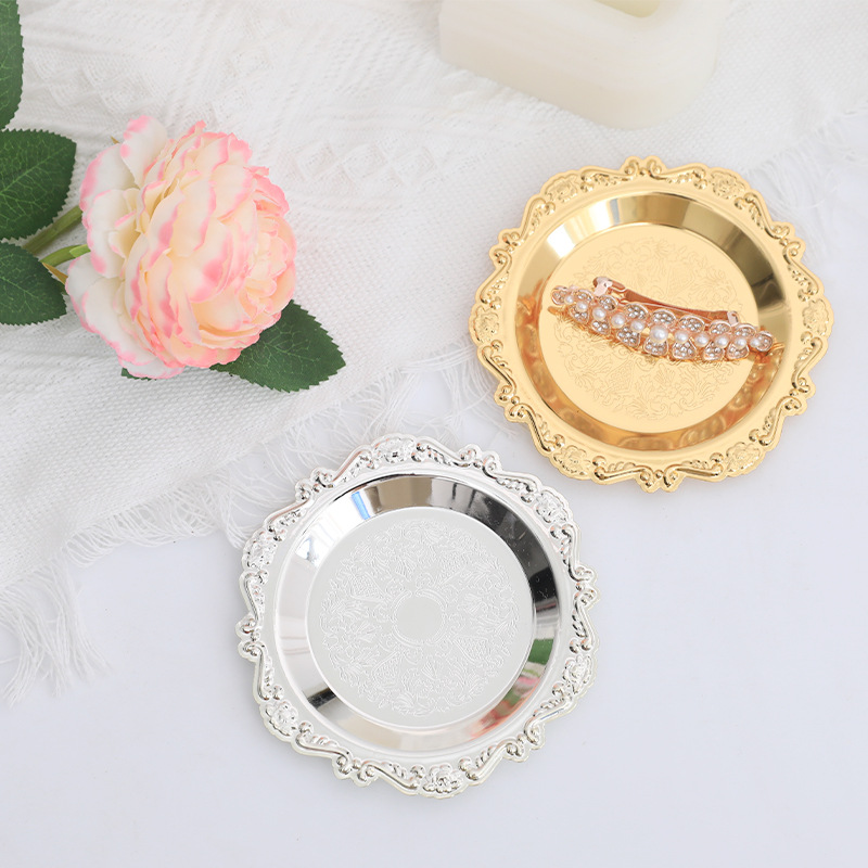 Dekorative Schale mit Reliefmuster, Gold