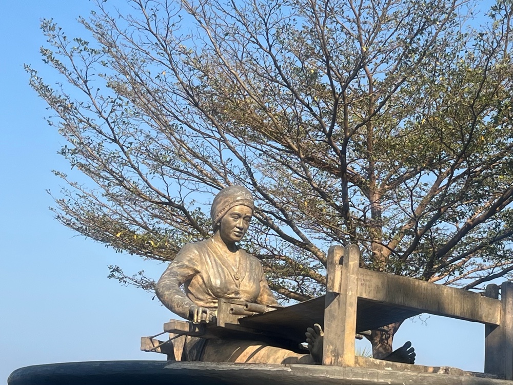 Sculpture along the Losari waterfront