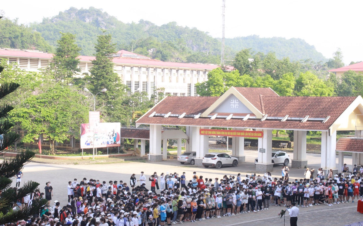Hội Sinh viên Việt Nam Trường Đại học Tây Bắc tổ chức Hội thao “Sinh viên khỏe” -  Giải chạy việt dã sinh viên năm học 2021-2022