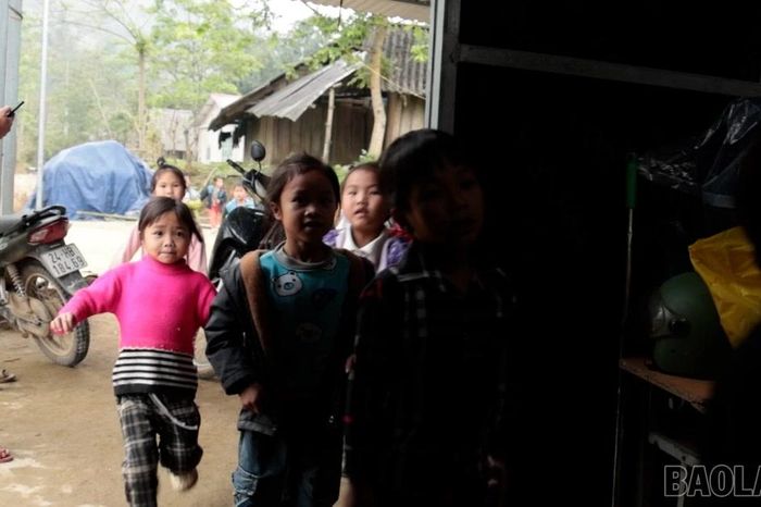 Nậm Chày: Điểm trường sạt lở, gần 100 học sinh phải học nhờ nhà dân - Báo Lào Cai