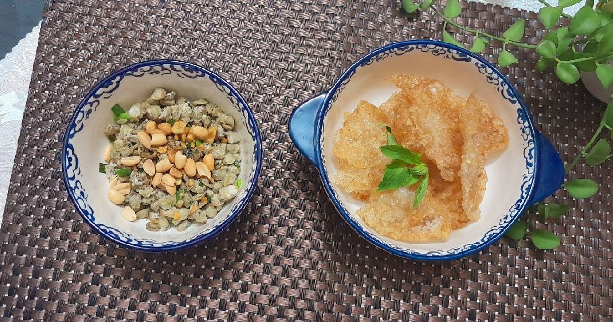 Mì lá chiên giòn xúc hến xào