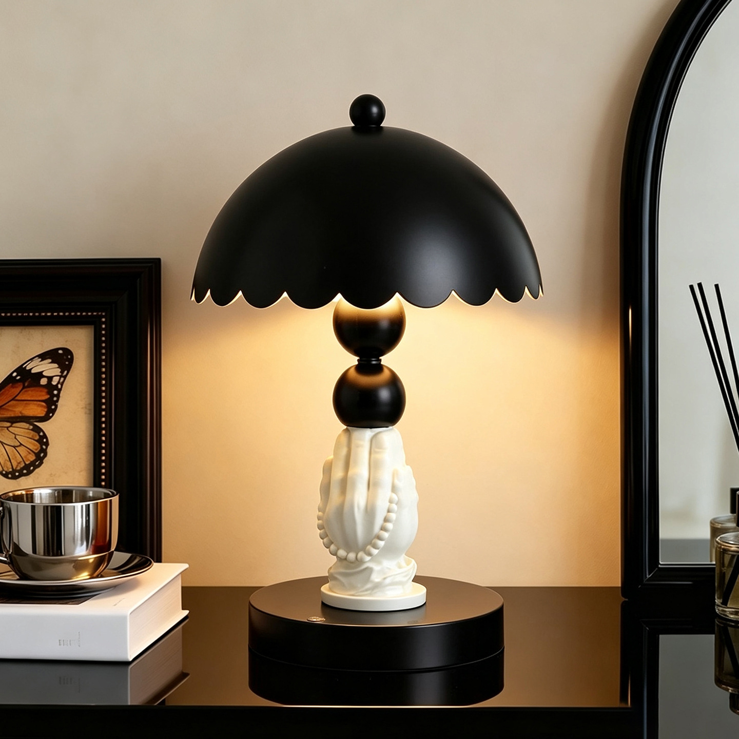 Table lamp with hands motif, vintage style
