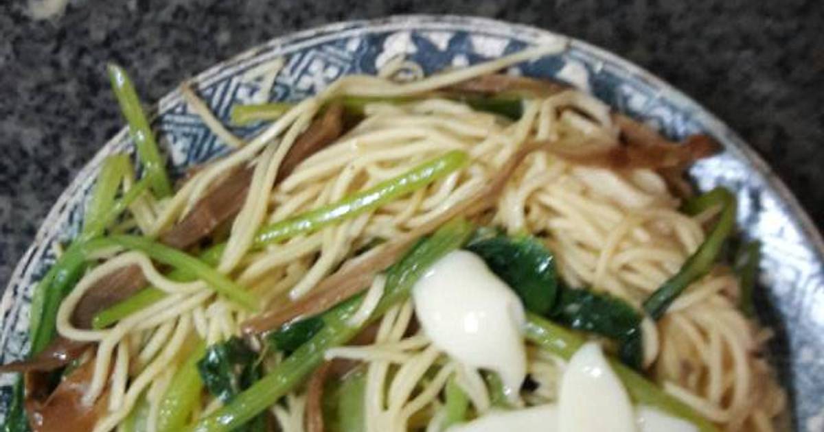 Mì trứng trộn rau