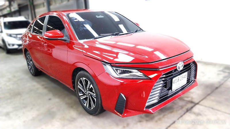 TOYOTA YARIS ATIV