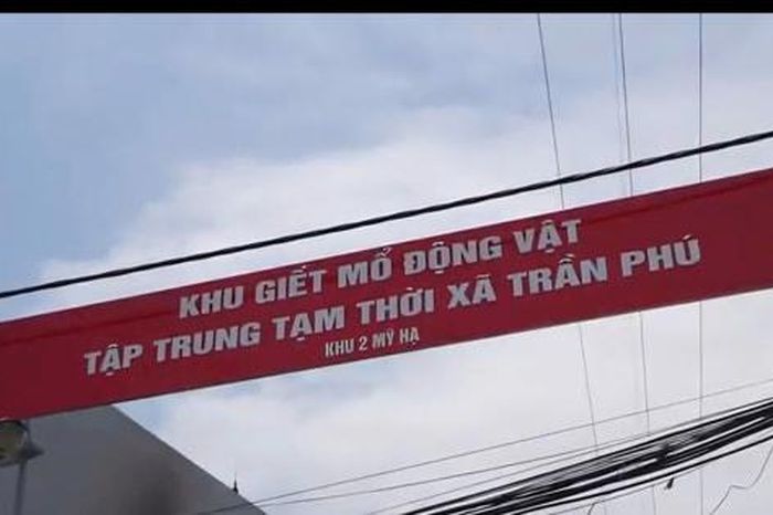 Hà Nội siết chặt xử lý chợ tạm và hoạt động giết mổ nhỏ lẻ Bài 2: Xử lý nghiêm các cơ sở giết mổ vi phạm, hướng tới chuỗi cung ứng thực phẩm an toàn - Báo Hà Nội Mới