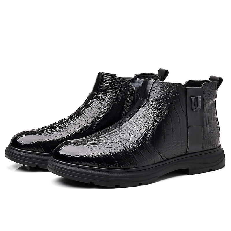 Elegant men's leather boots, insulated
