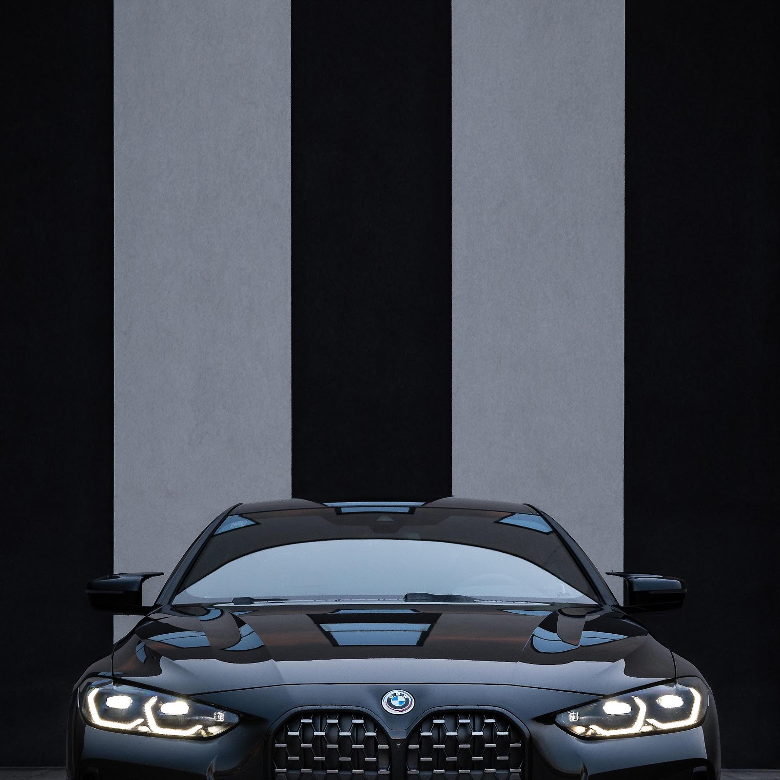 Download BMW 4 Series Black Front View 4K iPhone