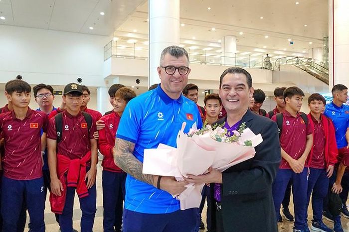 HLV Roland tiết lộ bất ngờ về kế hoạch World Cup ngay khi U17 Việt Nam về nước - Tạp chí Người Đưa Tin