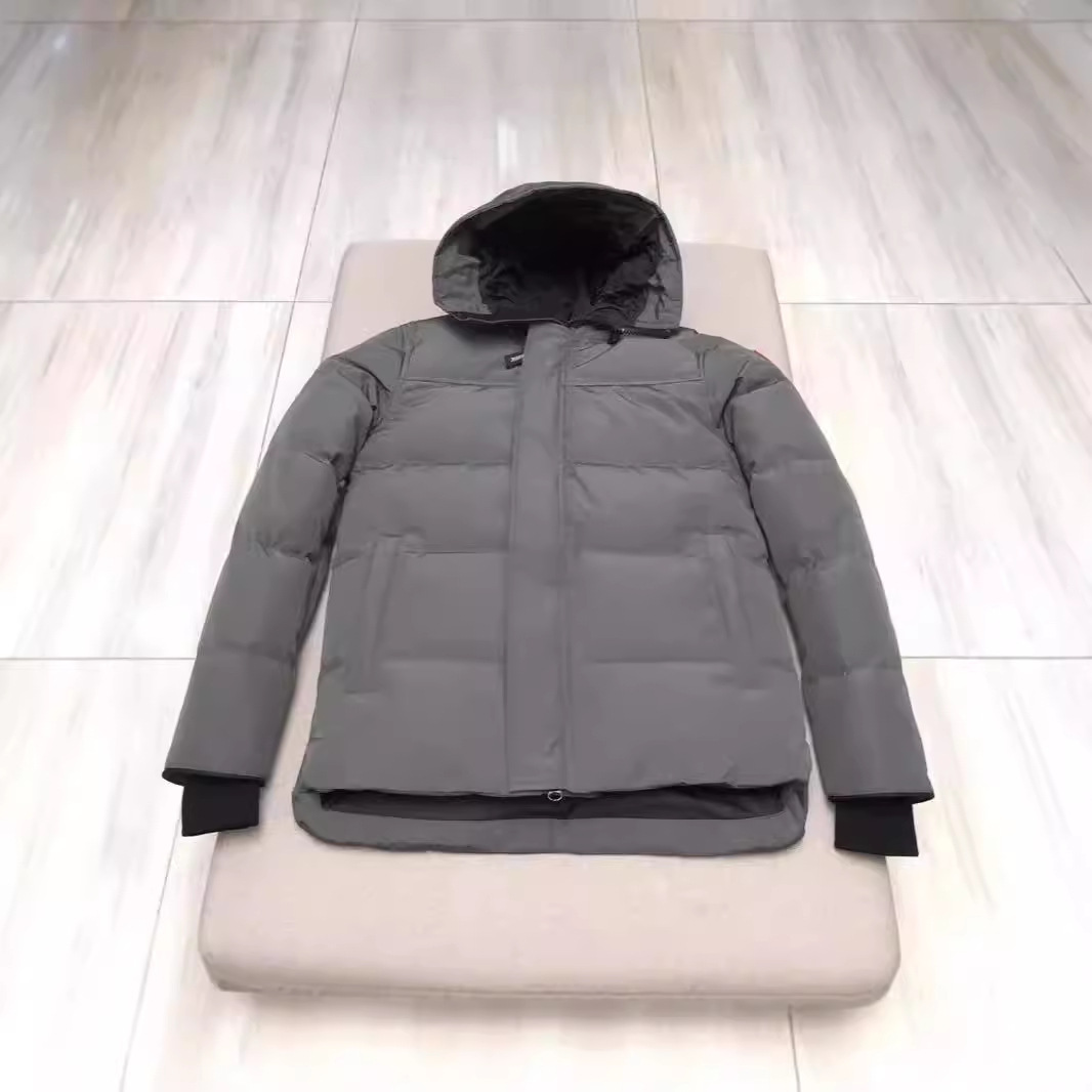 Padded down jacket for men and women