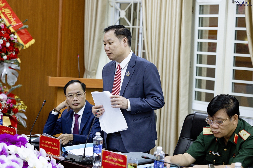 Đồng chí Nguyễn Kim Sơn,  Bộ trưởng Bộ Giáo dục và Đào tạo đến thăm và làm việc tại Trường Đại học Tây bắc