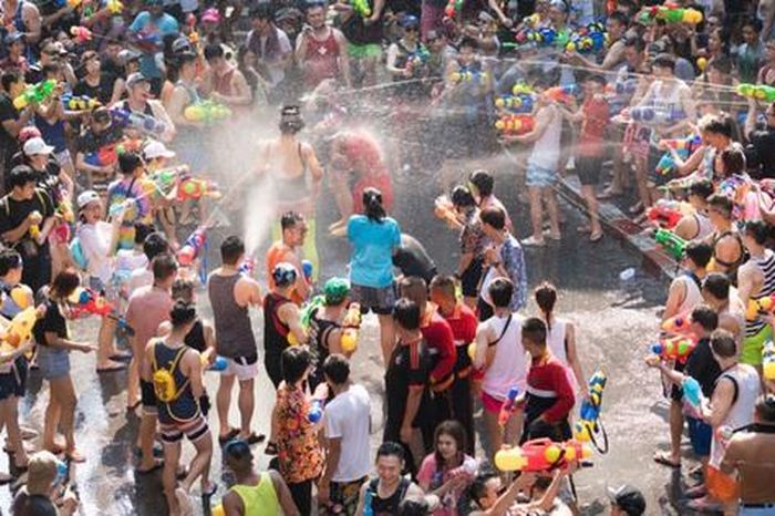Tưng bừng lễ hội té nước Thái Lan, lễ hội tắm bùn Hàn Quốc - Chuyên trang Phụ Nữ - Báo Người lao động