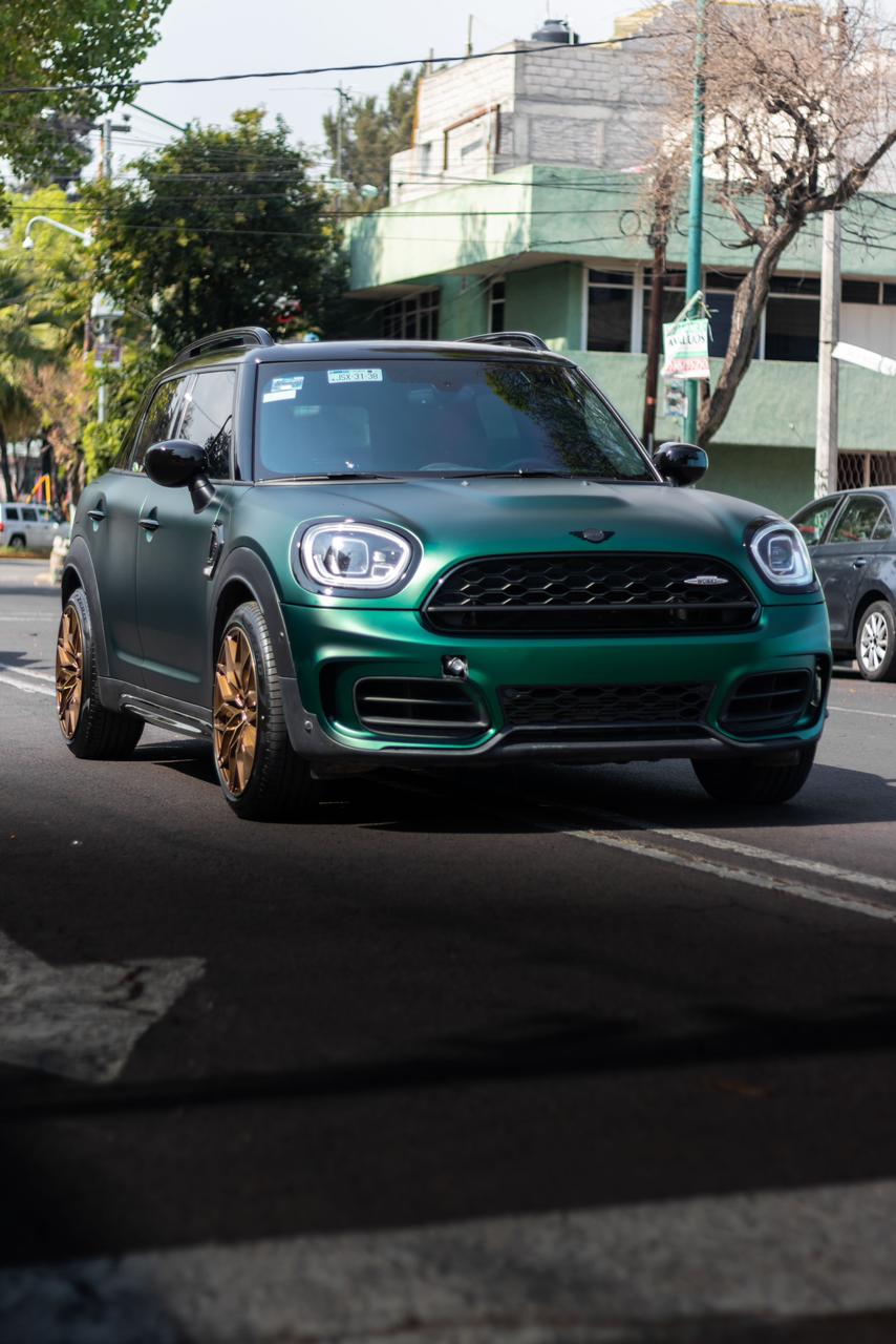 Mini Countryman 6