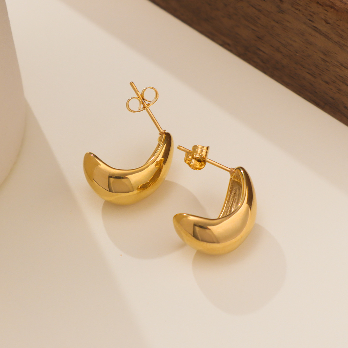 Crescent Moon Earrings made of Stainless Steel