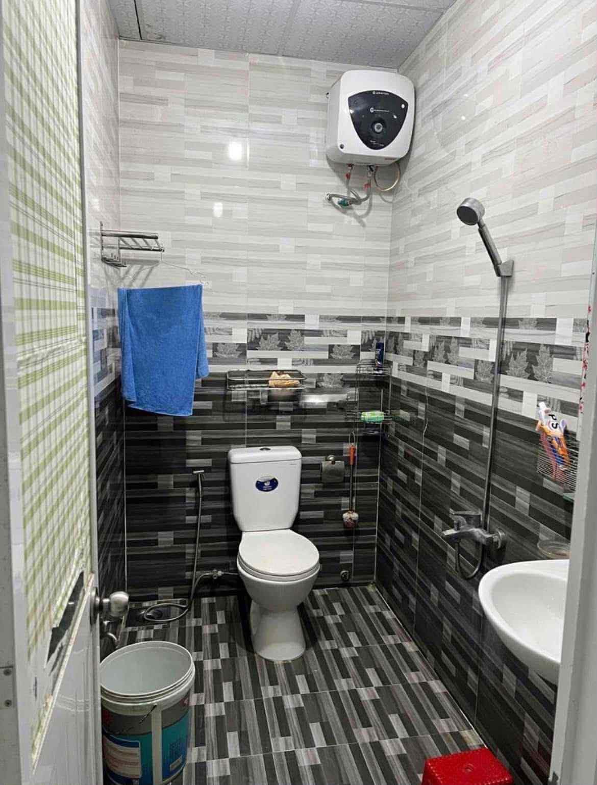 Cho thuê nhà 2 tầng 4