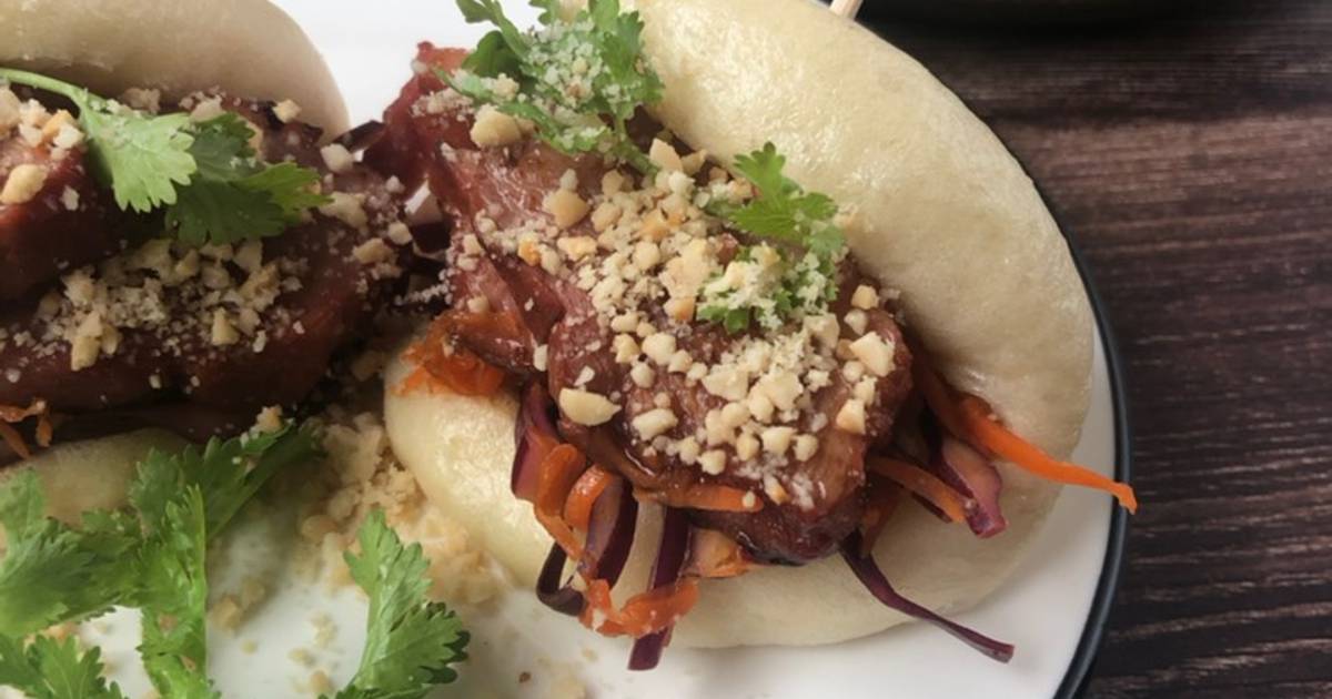 Smoked goose bao