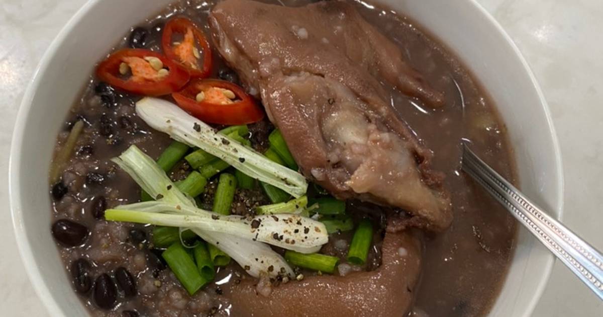 Cháo đậu đen chân giò