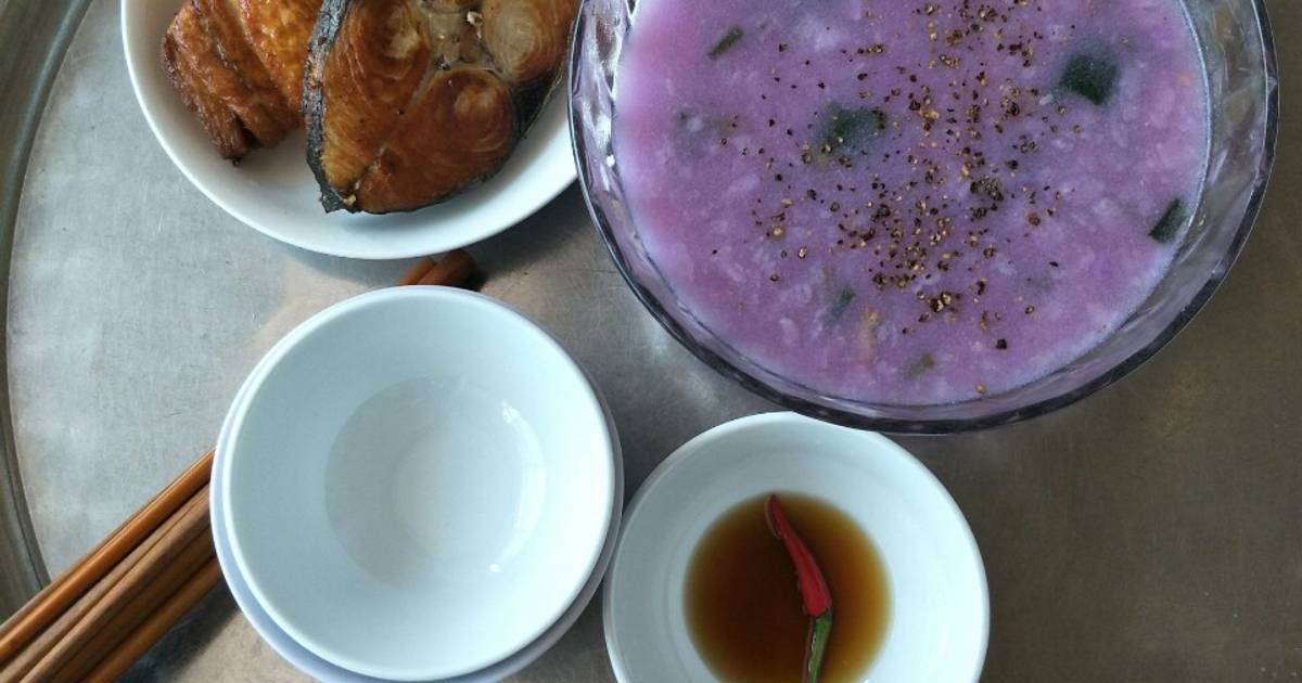 Cơm canh đạm bạc cùng canh khoai ngọt và cá thu chiên
