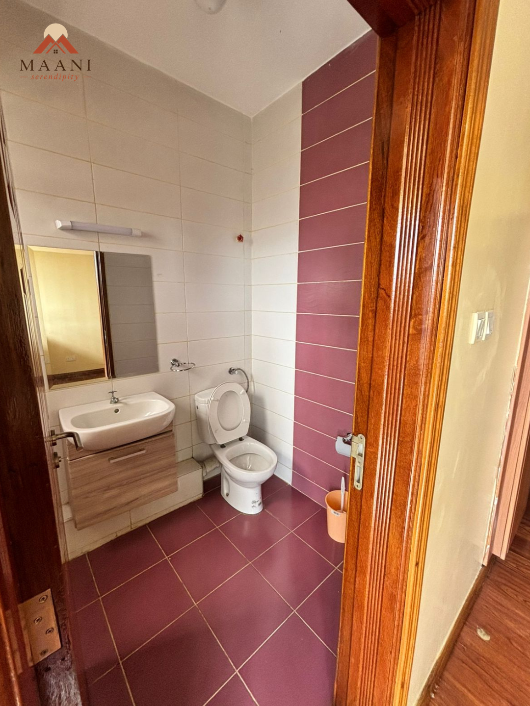 Ensuite 3-bed Apartment with DSQ — photo 9 of 10