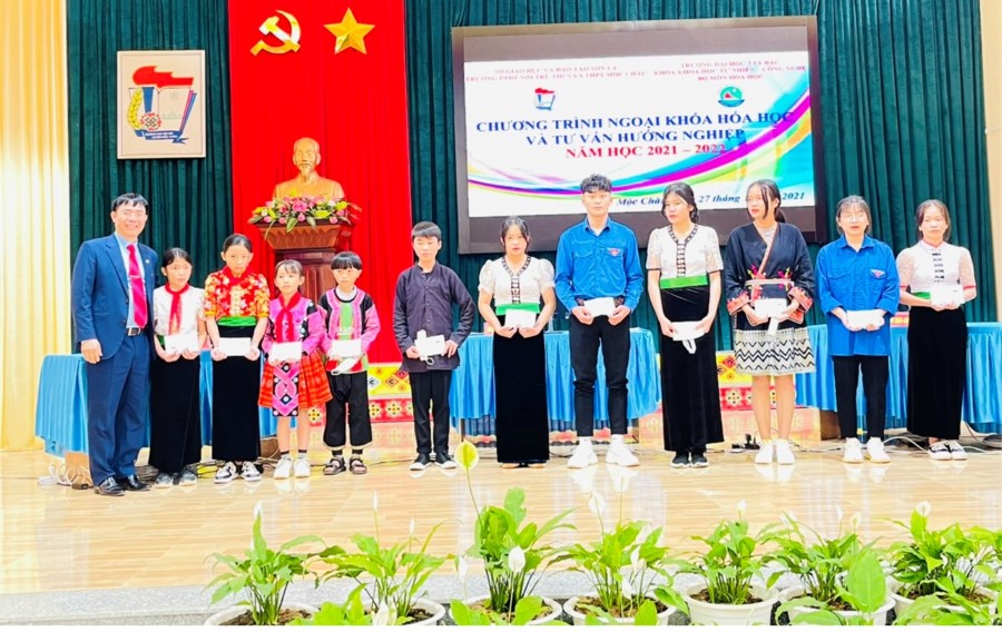 Bộ môn Hóa học, Khoa Khoa học Tự nhiên - Công nghệ tổ chức hoạt động kết nối và phục vụ cộng đồng năm học 2021 - 2022
